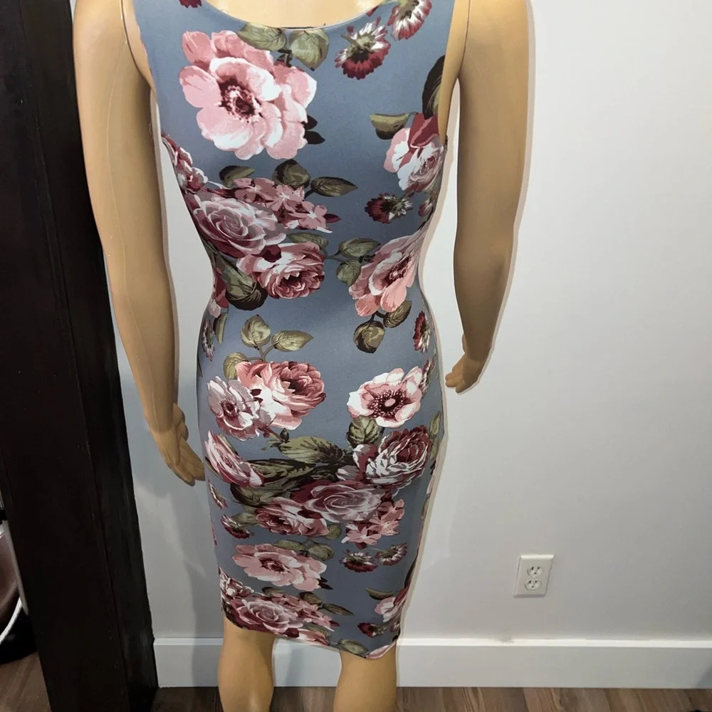 JOE & ELLE Floral body con dress size Xsmall - Picture 4 of 4